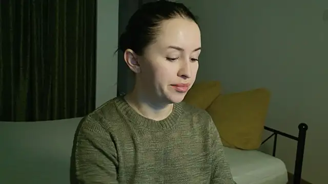 Snapshot of VioletCatt chatting on October 8, 5:31 am VioletCatt online show from October 8, 5:31 am