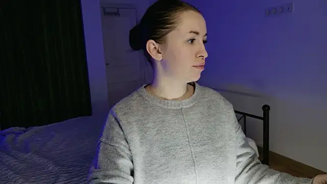 Snapshot of VioletCatt chatting on December 16, 6:39 am VioletCatt online show from December 16, 6:39 am