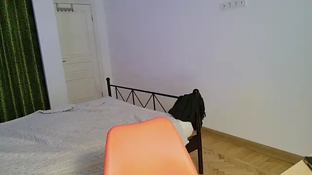 Snapshot of VioletCatt chatting on November 26, 6:46 am VioletCatt online show from November 26, 6:46 am