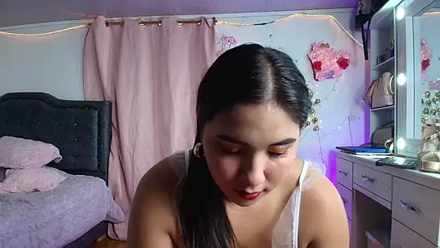 AnnaRosse1 online show from April 15, 4:29 am