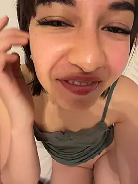 BitchyBratxxx online show from March 11, 5:18 pm