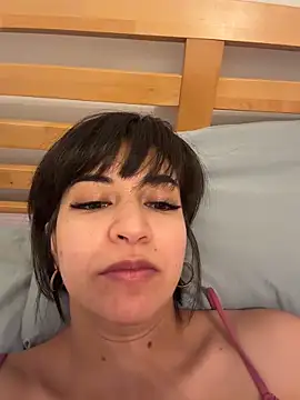 BitchyBratxxx online show from February 6, 3:30 pm