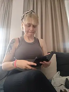 MySweetcum69 online show from April 17, 9:56 am