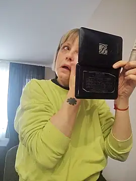 MySweetcum69 online show from April 1, 8:37 am