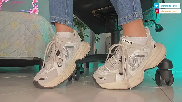 charlotte  grey online show from October 25, 8:20 pm