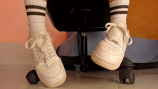 charlotte  grey online show from November 17, 11:47 am