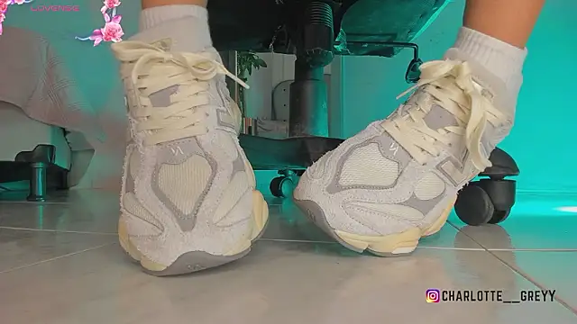 charlotte  grey online show from February 27, 8:08 pm