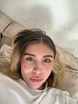 Snapshot of charlotte__grey chatting on June 28, 7:20 pm charlotte grey online show from June 28, 7:20 pm