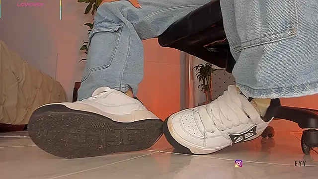 charlotte  grey online show from November 15, 8:13 pm