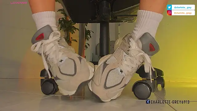 charlotte  grey online show from November 10, 6:02 pm