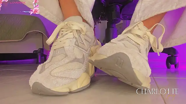 charlotte  grey online show from March 4, 8:27 pm