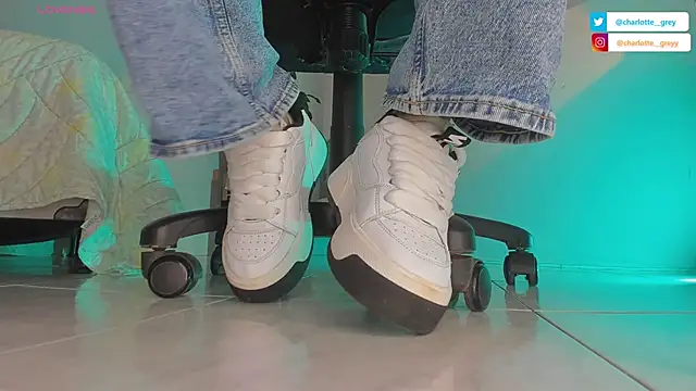 charlotte  grey online show from October 24, 8:30 pm