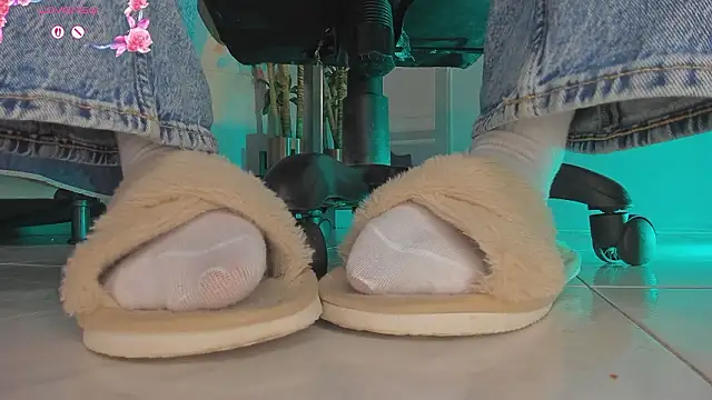 charlotte  grey online show from February 7, 8:06 pm