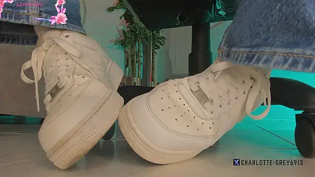 charlotte  grey online show from February 11, 7:58 pm