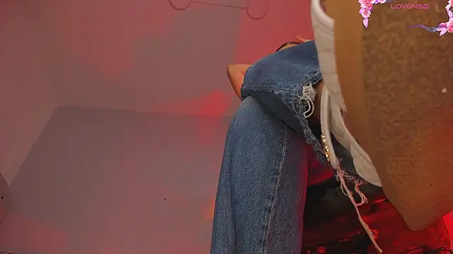 charlotte  grey online show from March 26, 8:07 pm