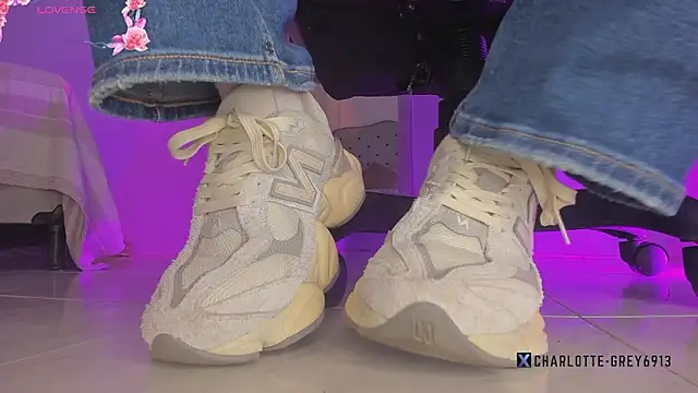 charlotte  grey online show from March 3, 7:54 pm