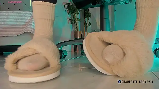 charlotte  grey online show from December 22, 8:09 pm