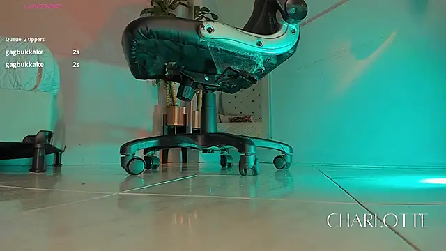 charlotte  grey online show from December 18, 7:50 pm