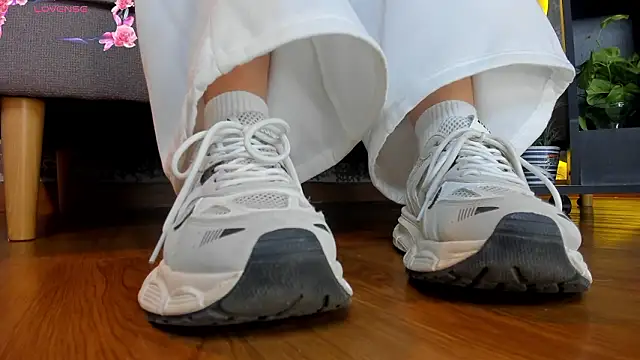 charlotte  grey online show from February 21, 12:18 pm