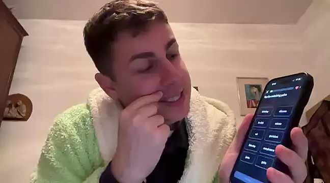 MyStrangeAddiction online show from December 12, 5:48 pm