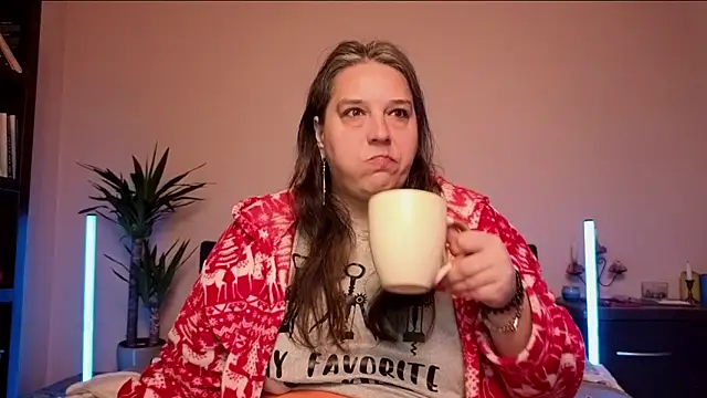 Snapshot of Niter chatting on February 12, 9:47 pm Niter online show from February 12, 9:47 pm