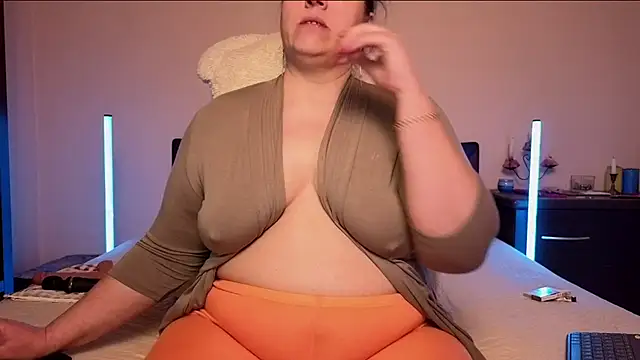 Snapshot of Niter chatting on February 17, 12:57 pm Niter online show from February 17, 12:57 pm