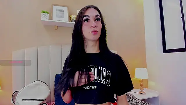 Snapshot of Mia_thompson_19 chatting on June 27, 8:26 pm Mia thompson 19 online show from June 27, 8:26 pm