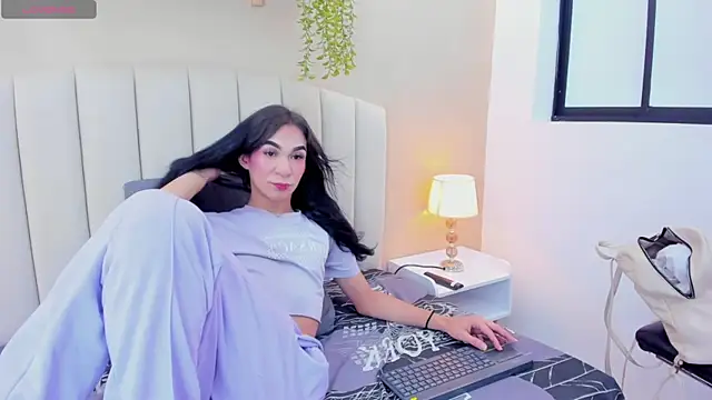 Mia thompson 19 online show from May 9, 6:22 pm