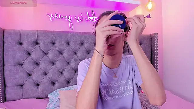 Mia thompson 19 online show from November 6, 5:28 pm