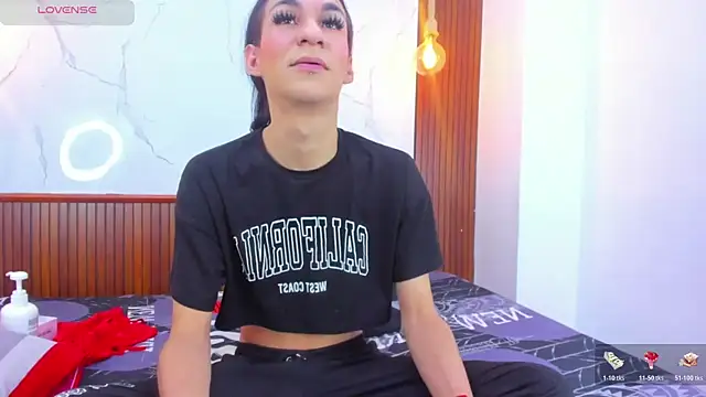 Mia thompson 19 online show from April 4, 7:09 pm