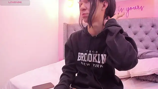 Mia thompson 19 online show from November 3, 3:48 pm