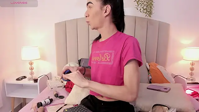 Mia thompson 19 online show from October 24, 9:03 pm