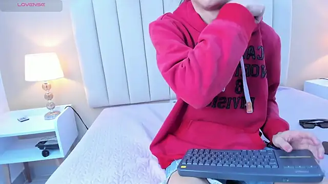 Mia thompson 19 online show from November 18, 2:53 pm