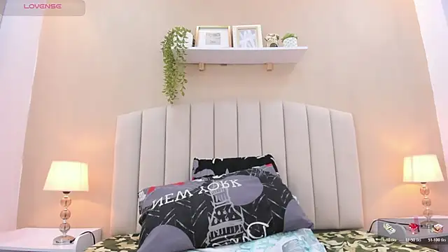 Mia thompson 19 online show from January 8, 7:09 pm