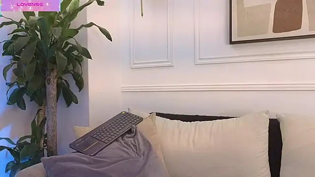 Mia thompson 19 online show from March 3, 7:32 pm