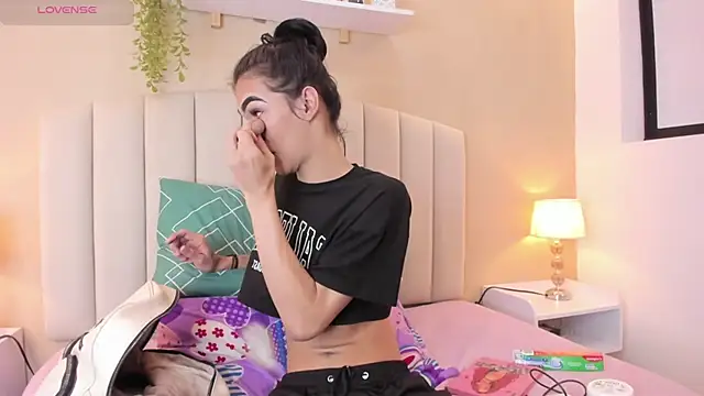 Mia thompson 19 online show from January 14, 7:06 pm