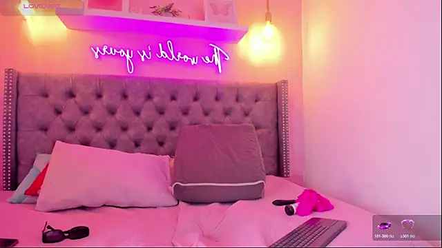 Mia thompson 19 online show from October 28, 1:54 pm