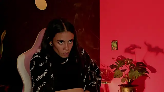 Snapshot of Juanadearco5 chatting on March 12, 12:31 am Juanadearco5 online show from March 12, 12:31 am
