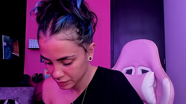 Snapshot of Juanadearco5 chatting on October 24, 3:00 pm Juanadearco5 online show from October 24, 3:00 pm