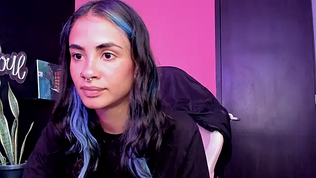 Snapshot of Juanadearco5 chatting on November 6, 4:22 pm Juanadearco5 online show from November 6, 4:22 pm