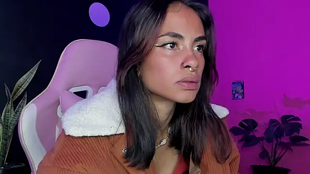 Snapshot of Juanadearco5 chatting on February 11, 12:25 pm Juanadearco5 online show from February 11, 12:25 pm