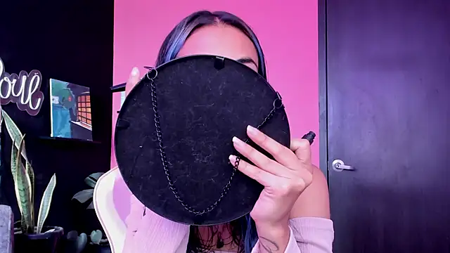 Snapshot of Juanadearco5 chatting on November 20, 4:07 pm Juanadearco5 online show from November 20, 4:07 pm