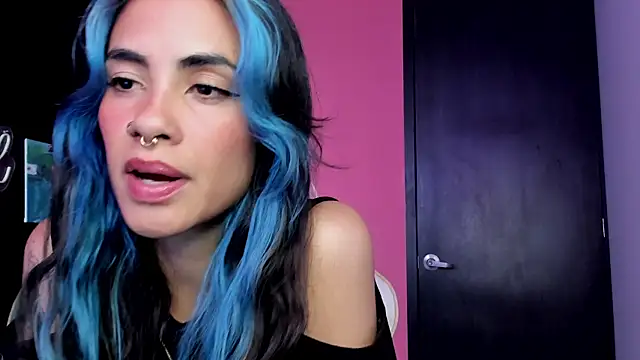 Snapshot of Juanadearco5 chatting on November 19, 8:20 pm Juanadearco5 online show from November 19, 8:20 pm