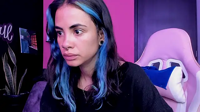 Snapshot of Juanadearco5 chatting on November 12, 2:21 pm Juanadearco5 online show from November 12, 2:21 pm