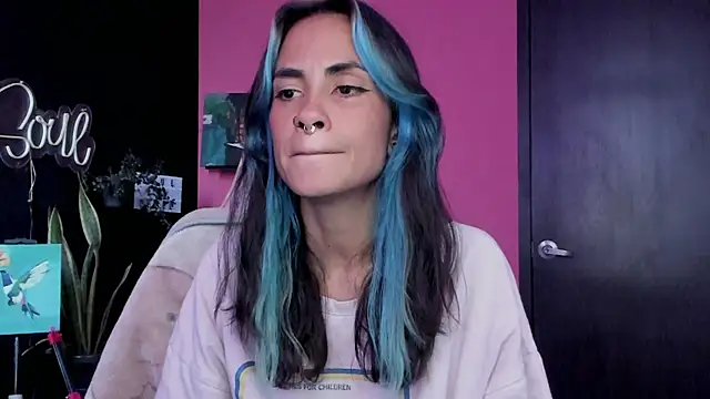 Snapshot of Juanadearco5 chatting on December 15, 9:31 pm Juanadearco5 online show from December 15, 9:31 pm