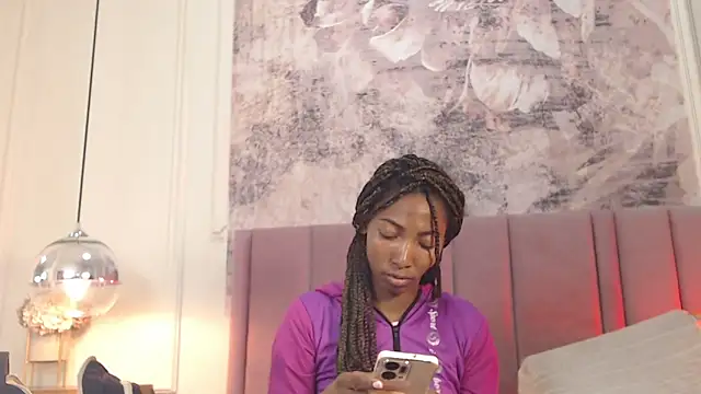 Snapshot of SabrinaDevill chatting on June 5, 1:06 pm SabrinaDevill online show from June 5, 1:06 pm