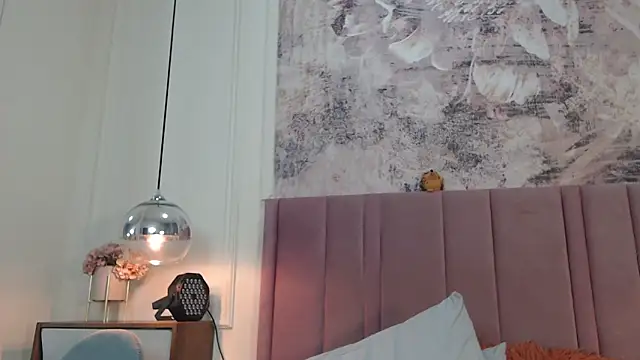SabrinaDevill online show from May 4, 11:46 am