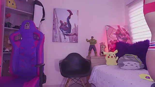 madelyn rose  online show from April 14, 6:02 pm