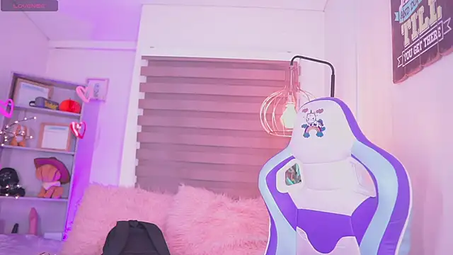 madelyn rose  online show from September 23, 1:23 am