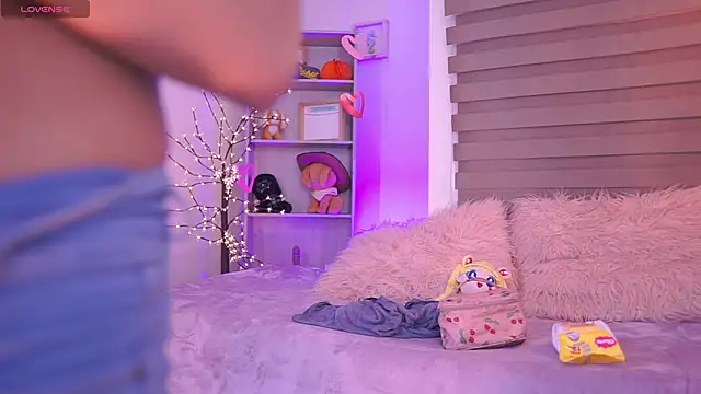 madelyn rose  online show from September 11, 2:11 am